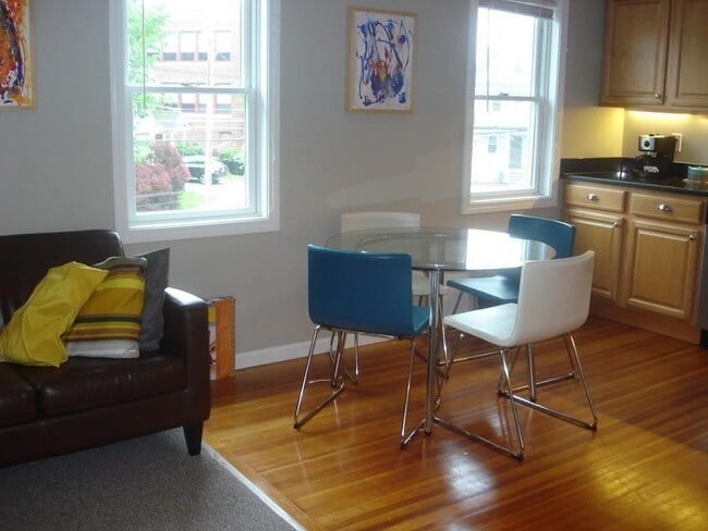 431 Trapelo Rd in Belmont, MA - Building Photo - Building Photo