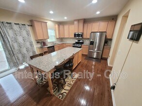 6130 Brandon Dr in Lewis Center, OH - Building Photo - Building Photo