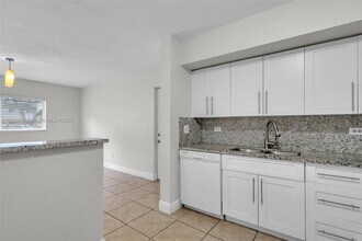 3680 N 56th Ave in Hollywood, FL - Building Photo - Building Photo