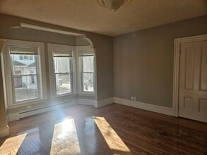 7 Howland Ct, Unit 1 in North Easton, MA - Building Photo - Building Photo