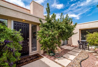 645 Hospitality Dr in Rancho Mirage, CA - Building Photo - Building Photo