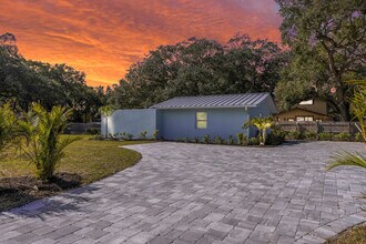 905 N Tropical Trail in Merritt Island, FL - Building Photo - Building Photo