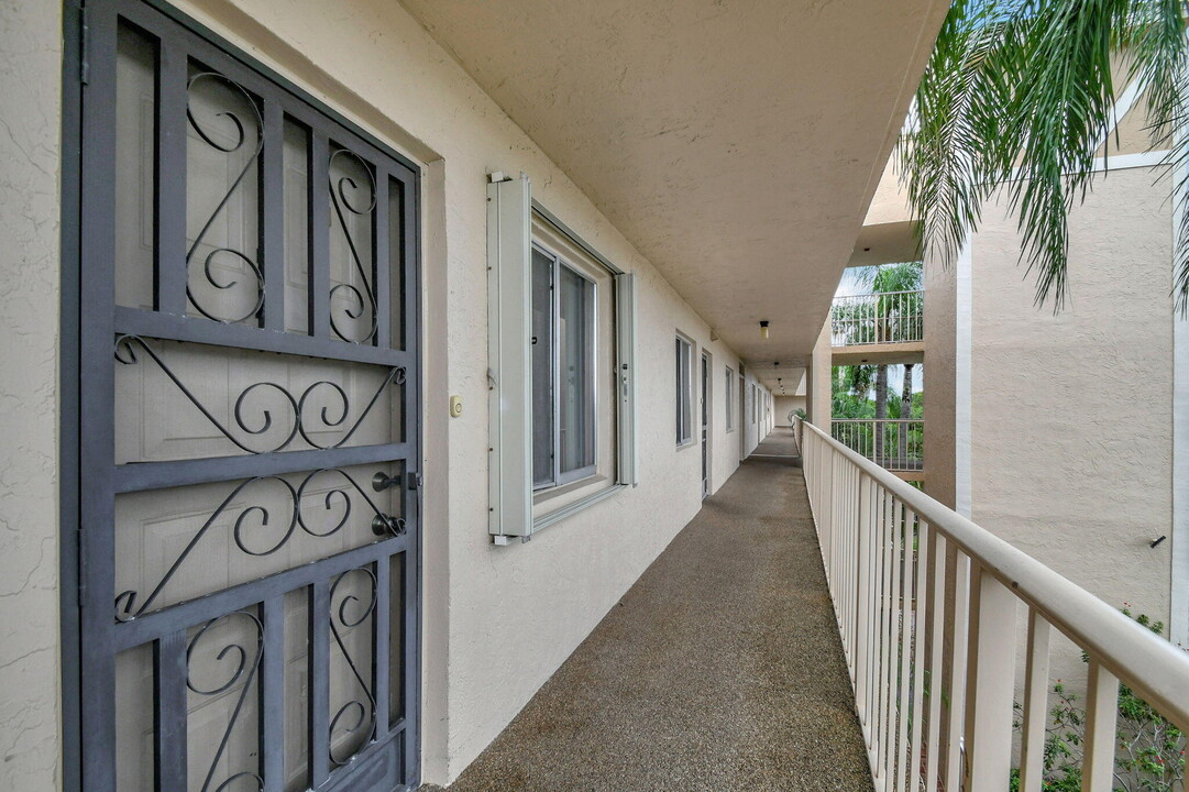 14307 Bedford Dr in Delray Beach, FL - Building Photo