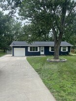 1220 N School St in Auburn, KS - Building Photo