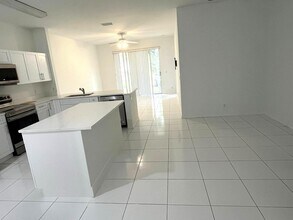 3166 Via Poinciana in Greenacres, FL - Building Photo - Building Photo