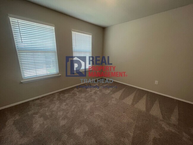 8217 Catclaw Pr in Godley, TX - Building Photo - Building Photo