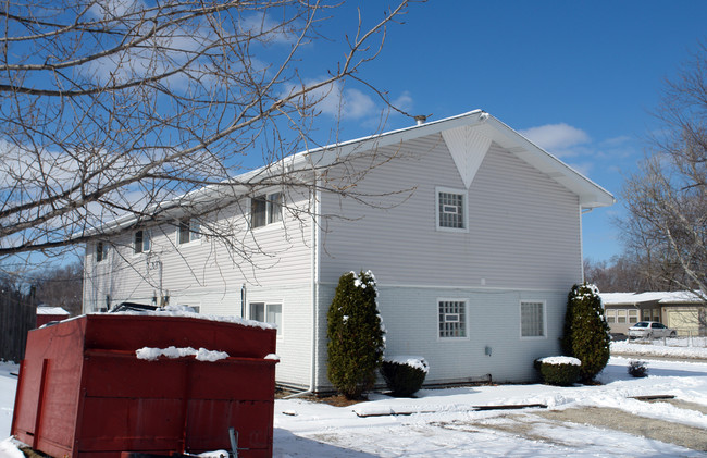 213 Highland Ave in Lockport, IL - Foto de edificio - Building Photo