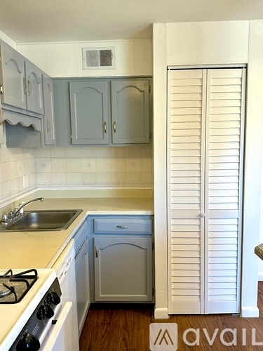 87 Towne House Rd, Unit 87 in Hamden, CT - Building Photo - Building Photo