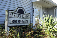 Barton Court in Seattle, WA - Foto de edificio - Building Photo