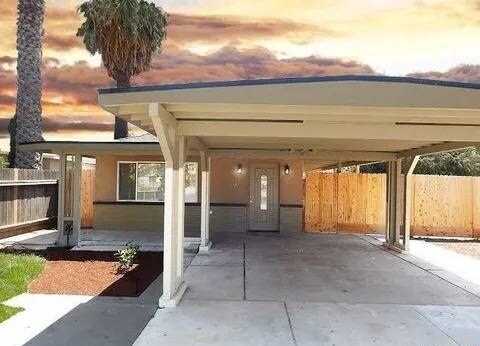 148 N West St in Tulare, CA - Building Photo