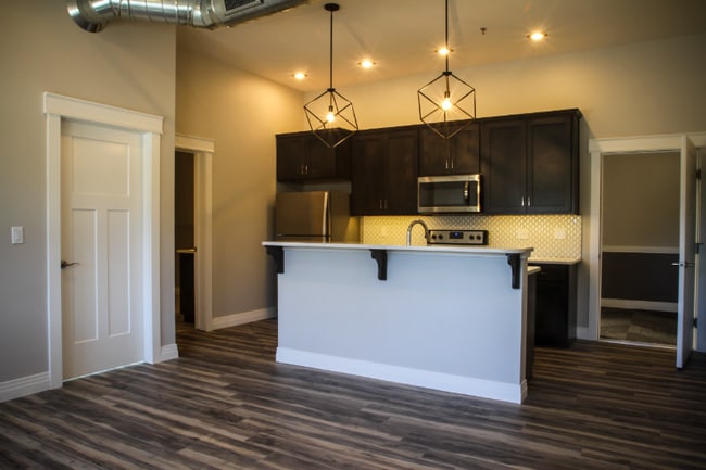 property at 218 E 7th St