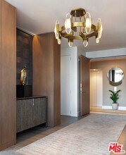 211 W Elm Ct in Los Angeles, CA - Building Photo - Building Photo