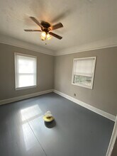 7140 Buffalo Ave in Jacksonville, FL - Foto de edificio - Building Photo