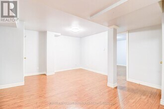 97 Dobson Dr in Ajax, ON - Building Photo - Building Photo