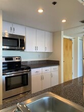 7601 E Treasure Dr in North Bay Village, FL - Building Photo - Building Photo