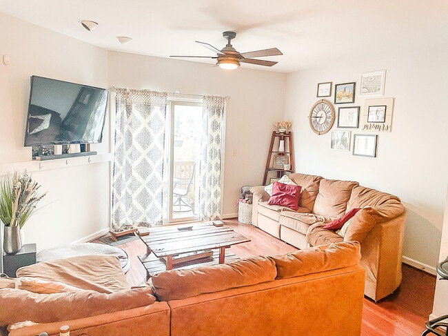 1718 Merriman Ct in Pittsburgh, PA - Foto de edificio - Building Photo