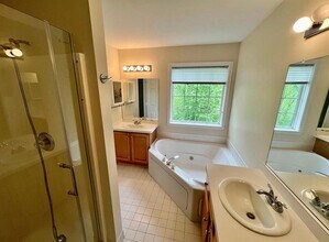 2835 Barclay Way in Ann Arbor, MI - Building Photo - Building Photo