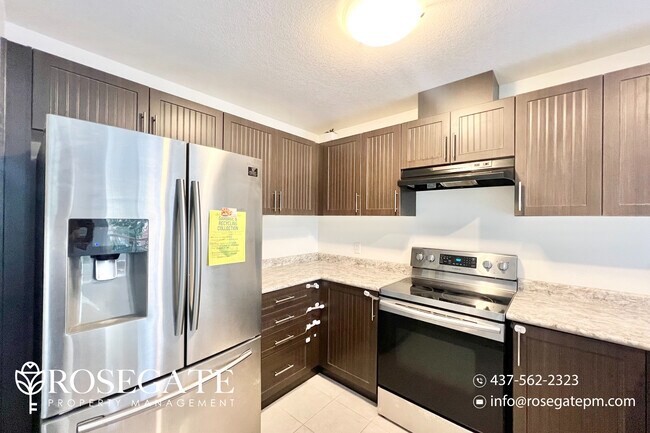 135 Hardcastle Dr in Cambridge, ON - Building Photo - Building Photo