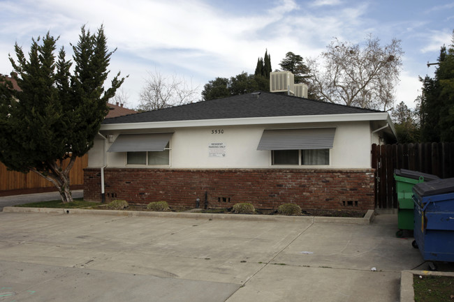 3530 Morse Ave in Sacramento, CA - Foto de edificio - Building Photo