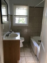 102 Sanders St in Honea Path, SC - Building Photo - Building Photo