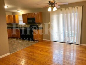 2585 Teakwood Manor Dr in Florissant, MO - Building Photo - Building Photo