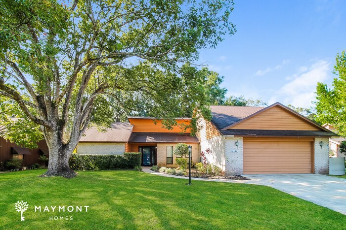 34498 Cedarfield Dr in Ridge Manor, FL - Building Photo