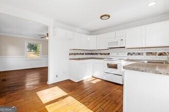 2163 Rexford Dr in Decatur, GA - Building Photo - Building Photo