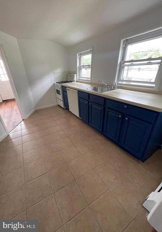 1300 W Kings Hwy in Haddon Heights, NJ - Building Photo - Building Photo
