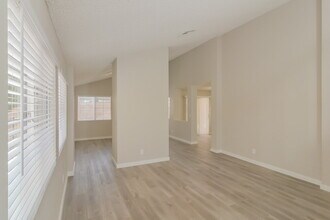 2505 Kilmaron Cir in Henderson, NV - Building Photo - Building Photo