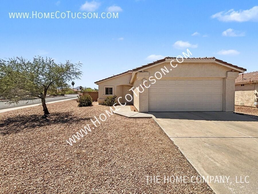 6619 W Wenden Way in Tucson, AZ - Building Photo