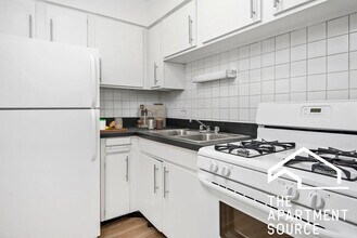 544 W Melrose St in Chicago, IL - Building Photo - Building Photo