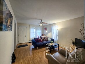1221 Burwell St in Bremerton, WA - Building Photo - Building Photo