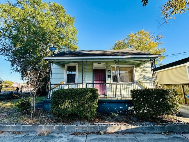 property at 1109 Dock St