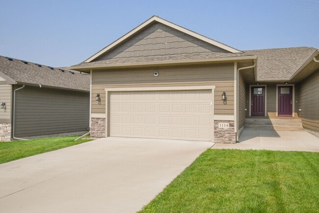 1114 N Brennan Ct in Sioux Falls, SD - Building Photo - Building Photo