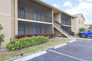 5319 Summerlin Rd in Ft. Myers, FL - Building Photo