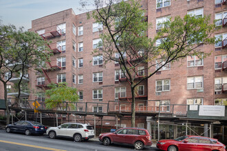 Overlook Towers in New York, NY - Building Photo - Building Photo