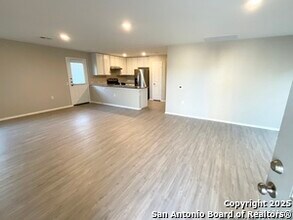 4446 Glades Wy in San Antonio, TX - Building Photo - Building Photo