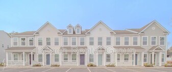 122 Crescent Wy in Little River, SC - Building Photo