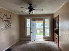 804 W Ashland Ave in Indianola, IA - Building Photo