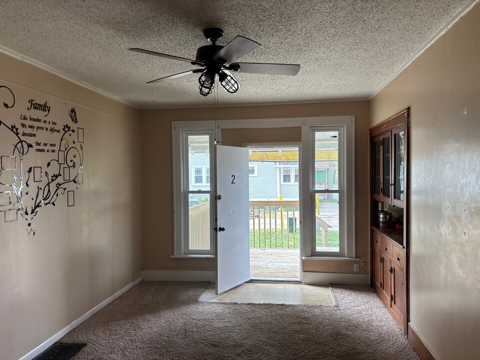 804 W Ashland Ave in Indianola, IA - Building Photo