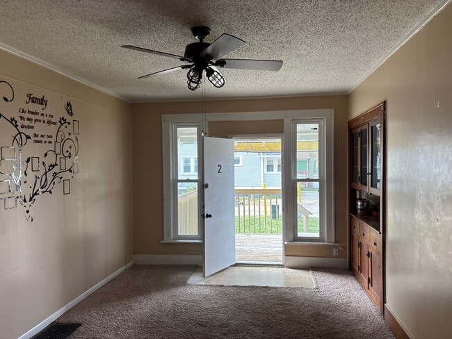 property at 804 W Ashland Ave