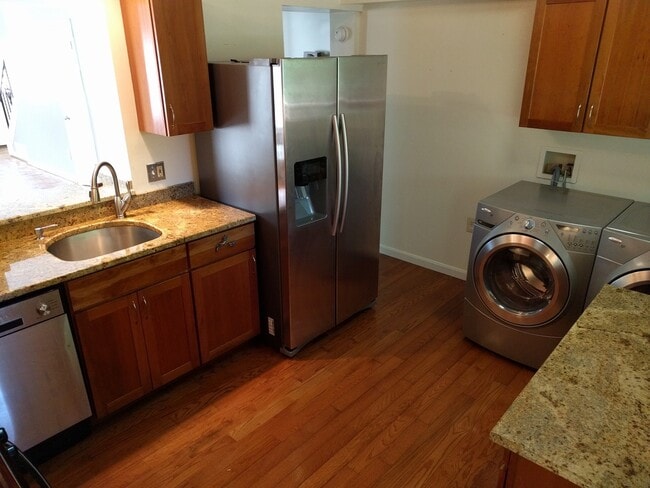 2336 Fairview Terrace in Alexandria, VA - Building Photo - Building Photo