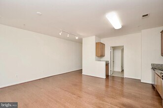 19459 Promenade Dr in Leesburg, VA - Building Photo - Building Photo