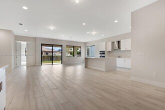13130 Addilyn Ct in Davie, FL - Foto de edificio - Building Photo