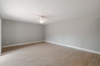 825 Center St in Jupiter, FL - Building Photo - Building Photo