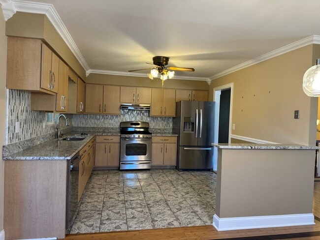 16035 S Parker Rd in Homer Glen, IL - Building Photo - Building Photo