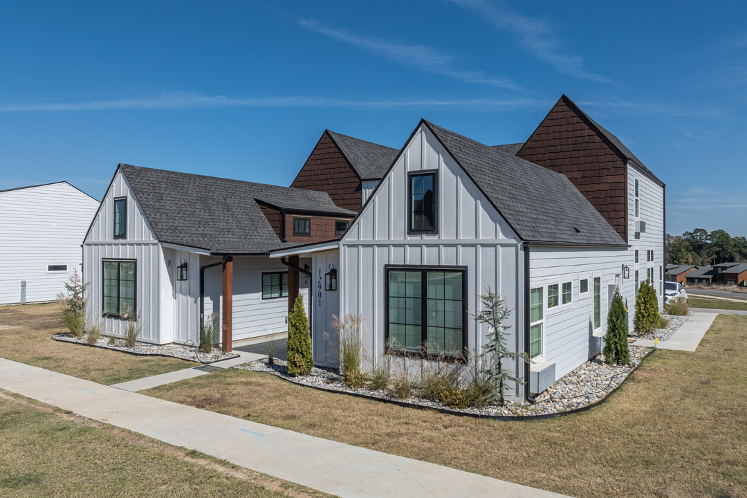 Whisper Valley at Quartier in Alexander, AR - Foto de edificio