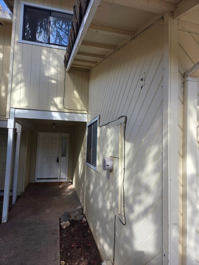 11436 Columbia Village Dr in Sonora, CA - Building Photo - Building Photo