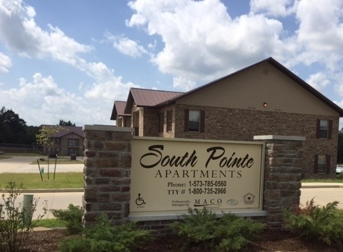 South Pointe Apartments in Poplar Bluff, MO - Foto de edificio