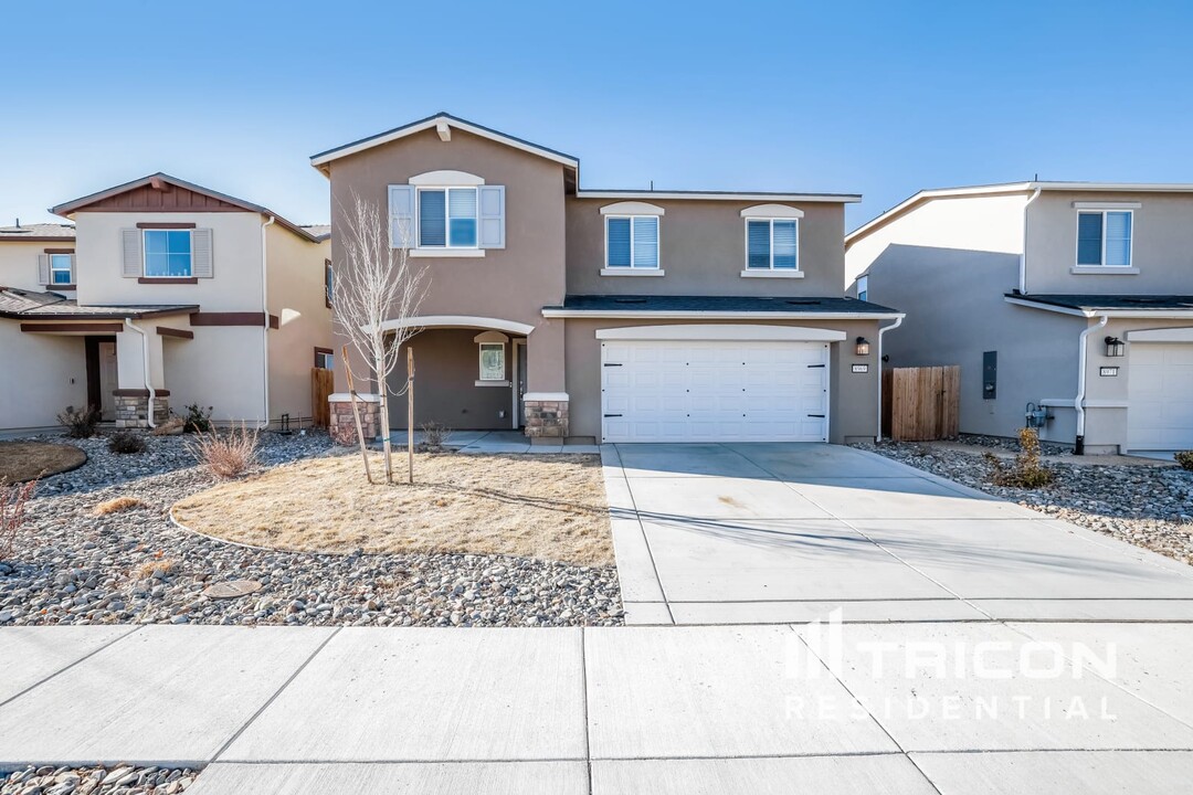 8969 Quail Fls Dr in Reno, NV - Building Photo